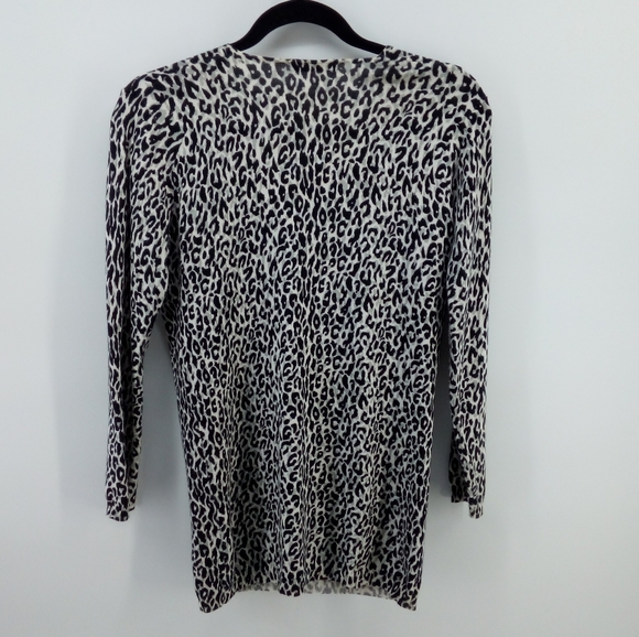 Zara Knit Snow Leopard Top Small V-Neck Ribbed Hem - Picture 3 of 9